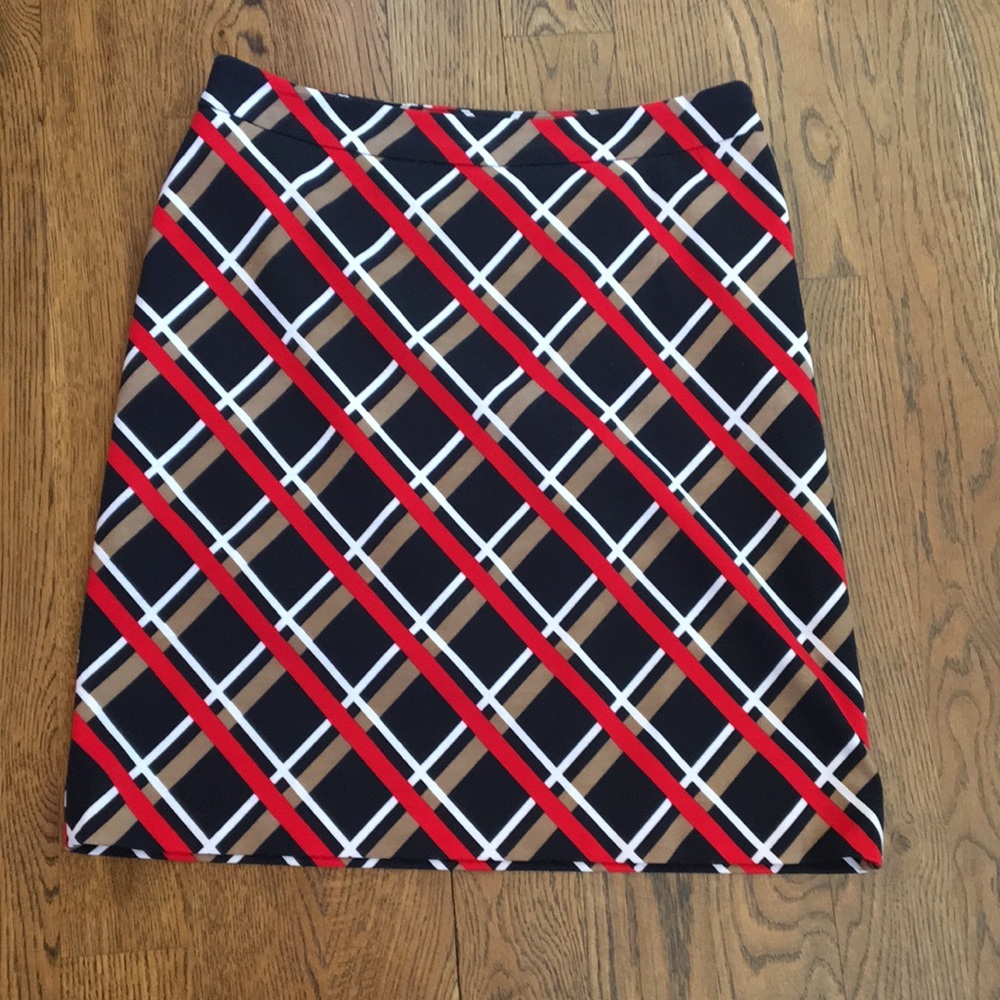 EUC Jones New York stretch plaid skirt